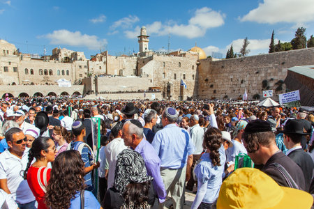 JERUSALEM, ISRAEL - NOVEMBER 16, 2011:  The Western Wall - a place of faith and pilgrimage for Jews around the world. Great religious Jewish holiday.のeditorial素材