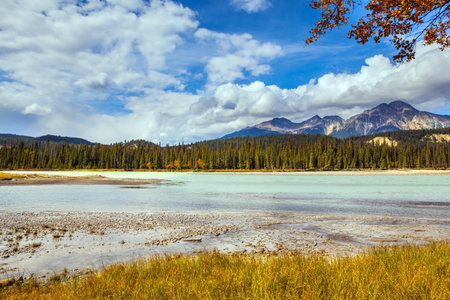 Jasper Park. Mountains, rivers and waterfalls make up magnificent landscapes. Canada. Travel, ecological and photo tourism conceptの写真素材