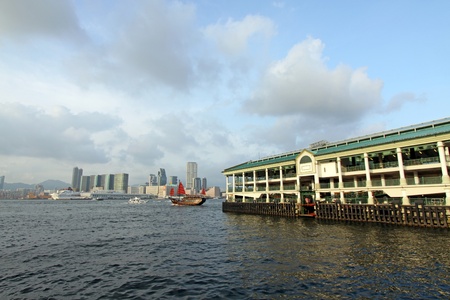 Hong Kong Ferry Pier and junk boatのeditorial素材