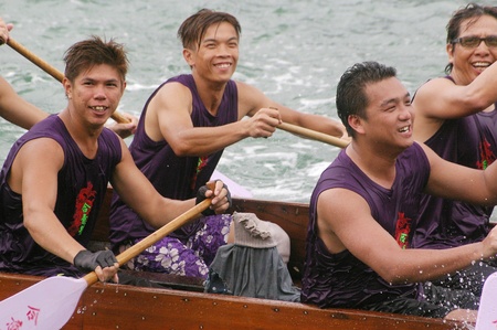 HONG KONG - JUN 16, Dragon boat race in Tung Ng Festival in Tuen Mun, Hong Kong on 16 June, 2010. It is a traditional festival in Chinese community.のeditorial素材