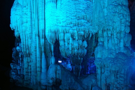 Illuminated Yanzi Stalactite Caves displaying the "Crystal Palace of the Dragon King" formations. Located in Guilin, Guangxi Provine, China 

のeditorial素材