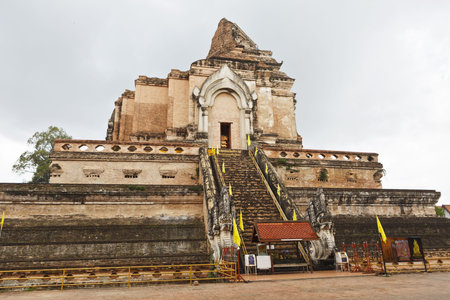 Wat Chedi Luang temple in Chiang Mai, Thailand.のeditorial素材