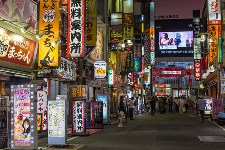 KABUKICHO, TOKYO - AUG 4: Bustling night life in Kabukicho, the entertainment and red-light district in Shinjuku on 4 August, 2015.のeditorial素材