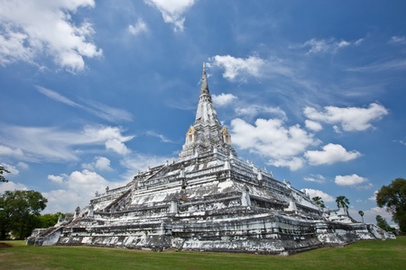thai pagoda in ayutthayaの写真素材