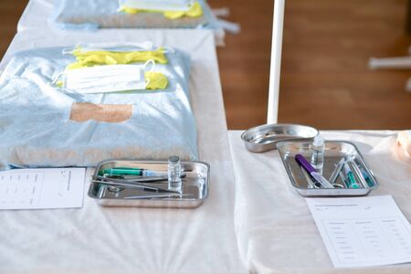 training instruments in surgery. tumor removal. Training class for tissue extension. children and surgeon. Teaching hiruggiの写真素材
