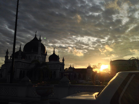 Sunset over a mosque in kedahの素材