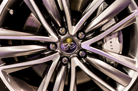 Close up of a car's rim, wheel with Infinity emblem.のeditorial素材