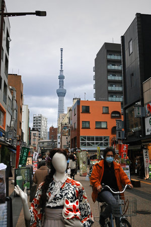 November 28, 2022 Taito-ku, Tokyo, Japan
Scenery around Sensoji Temple in Asakusa, a town popular with many tourists and worshipersのeditorial素材