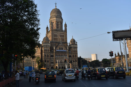 Heavy traffic in front of  Mumbai municipal corporation.