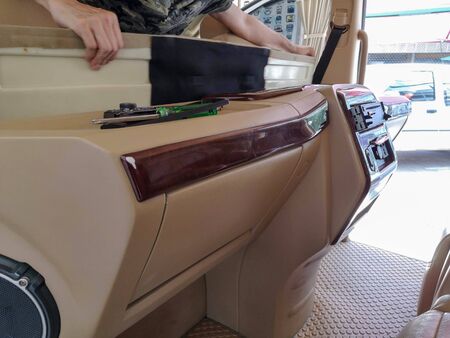 How to assemble a console in a VIP vanの写真素材