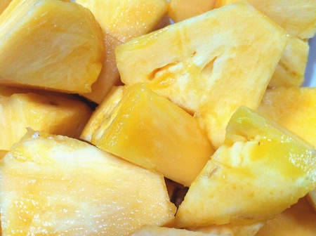 Close up chunks of tropical pineappleの素材