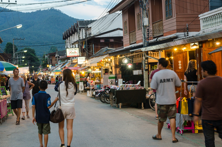 PAI, THAILAND - OCTOBER 28, 2016: Street scene in the Night Market in town of Pai, northern Thailand.のeditorial素材