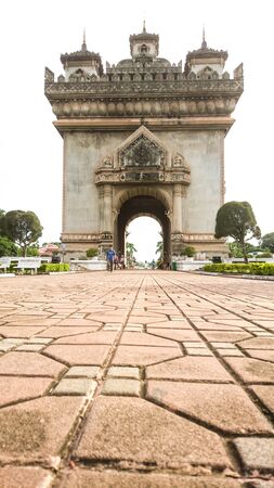 Vientiane, Laos - August 5, 2016: Front view of the Patuxai war monument, located in the centre of Vientiane, Construction during 1957のeditorial素材