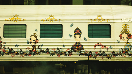 BangkokI, THAILAND - Febuary 13, 2018: The Eastern & Oriental Express  Luxury Trains,Bangkok to Singapore in Hua Lamphong railway stationのeditorial素材