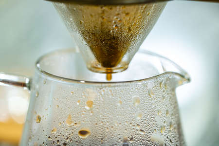 After stop adding water,Dripper will continue to drip.