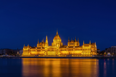 Orszaghaz - Illuminated Hungarian Parliament on the Danubeの写真素材