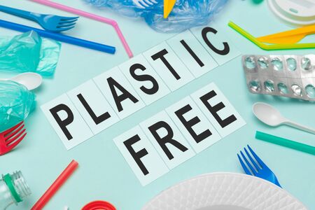 Disposable dish packages and plastic free noteの写真素材