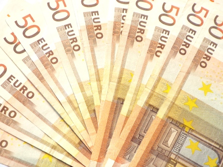 Become a fan of banknotes: Some 50 euro bills spread out as a fan.