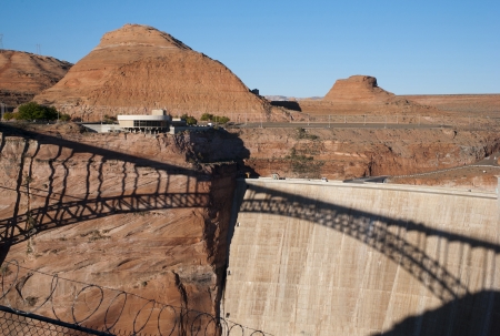 Bridge and Glen Canyon Dam, Lake Powell, Page, Arizona, USAのeditorial素材