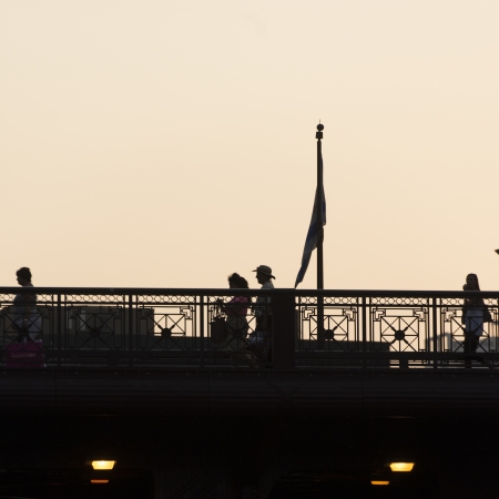 Low angle view of people on a bridge, Michigan Avenue, Chicago, Cook County, Illinois, USAのeditorial素材