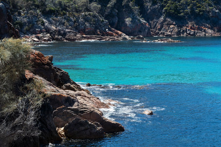 Scenic coastal view of the rocky ocean shoreline at Freycinet National Park, Sleepy Bay, Sleepy Bay Track, Tasmania, Australia,のeditorial素材