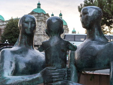 Close-up of statue of a family, Royal British Columbia Museum, Victoria, British Columbia, Canadaのeditorial素材