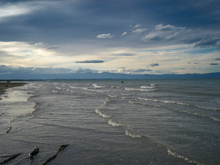 Waves on beach, Tahunanui Beach, Nelson, South Island, New Zealandのeditorial素材