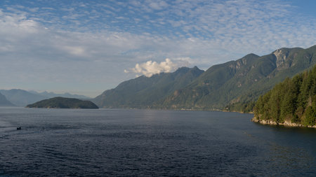 View of shoreline at Vancouver (Horseshoe Bay) - Nanaimo (Departure Bay)のeditorial素材