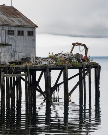 Dilapidated building and debris on a pier, Alert Bay, Cormorant Island, Johnstone Strait, Vancouver Island, British Columbia, Canadaのeditorial素材