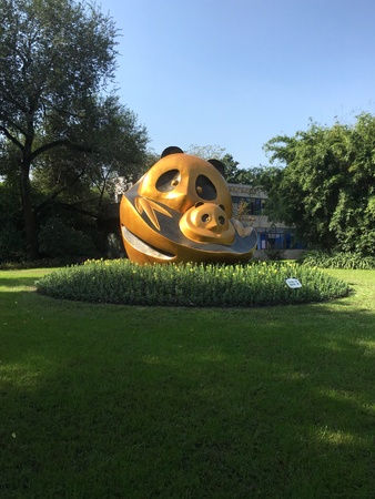 Chengdu China, 15 November 2015: Panda statue at Chengdu Research Base of Giant Panda Breeding parkのeditorial素材