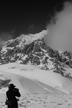 take a picture of the mountainの写真素材