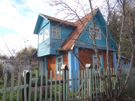 House in a village in a autumn dayのeditorial素材