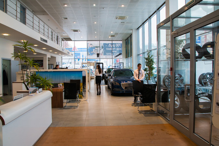 Russia, Kirov - December 06, 2016: Showroom and car of dealership Hyndai in Kirov city in 2016のeditorial素材