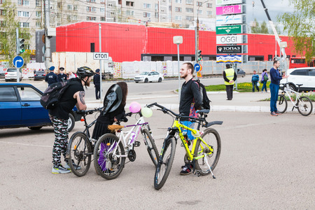 Russia, Kirov - May, 27, 2017: People before open bike race in the street of Kirov city in 2017のeditorial素材