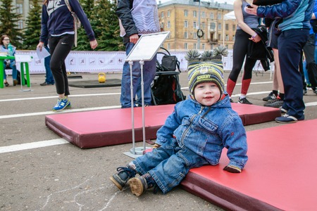 People during open sport training on the main square of Kirov ciのeditorial素材