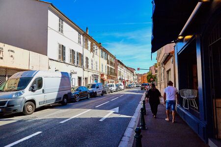Saint-Tropez, France - September 22, 2018: Narrow street in the old part of the city Saint-Tropez in a good dayのeditorial素材