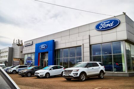 Kirov, Russia - May 07, 2019: Entrance in showroom of dealership Ford in Kirov in 2019のeditorial素材