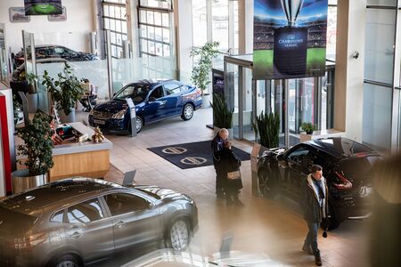 Nizhny Novgorod, Russia - March 14, 2018: Cars in showroom of dealership Nissan in Nizhny Novgorod in 2018. Top viewのeditorial素材