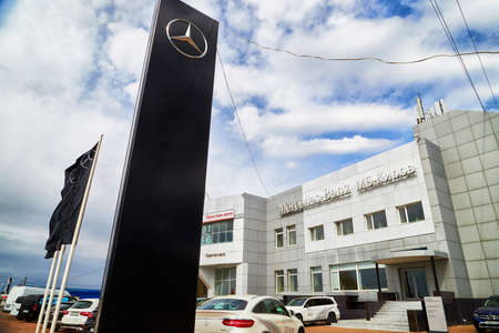 Kirov, Russia - May 07, 2019: Entrance in showroom of dealership Mercedes in Kirov in 2019のeditorial素材