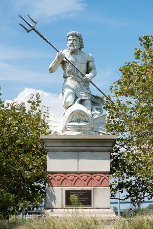 A large public statue of King Neptune that welcomes all to Atlantic City Aquarium in New Jerseyのeditorial素材