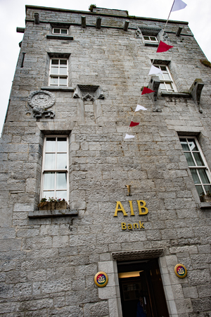 GALWAY, IRELAND - AUGUST 22, 2017: Architecture of city center of Galway Irelandのeditorial素材