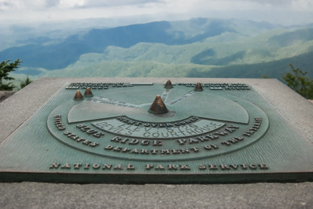 A sign at the Devils Courthouse Overlook along the Blue Ridge Parkway Identifies Mountains in the Distanceのeditorial素材