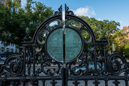 Boston Public Garden Entry Gate with traffic behindの写真素材