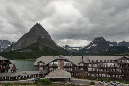 Many Glacier Hotel and Grinnell Pointのeditorial素材