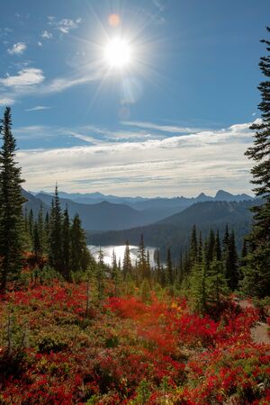 Sunburst Over Dewey Lake in Washington wildernessの写真素材