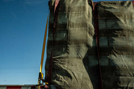 Trucking Bees Back From California Pollination