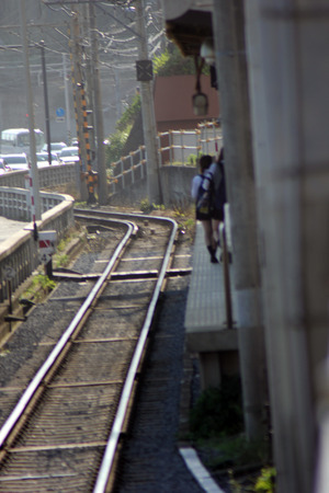 KAMAKURA, JAPAN - June 4: Enoden Line in Kamakura, Japan on June 4, 2015. Enoshima Electric Railway, has 100 years of history, links the central Shonan area,のeditorial素材
