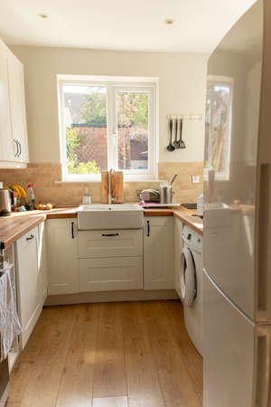 Bristol-April 2020-Engalnd- a close up view of a open plain kitchenのeditorial素材