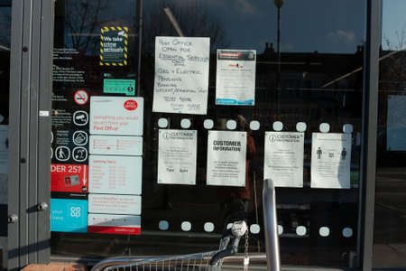Bristol-March 2020-England-a close up view of a sign outside a supermarket during the cronavirus, covid-19 virus epidemic in englandのeditorial素材