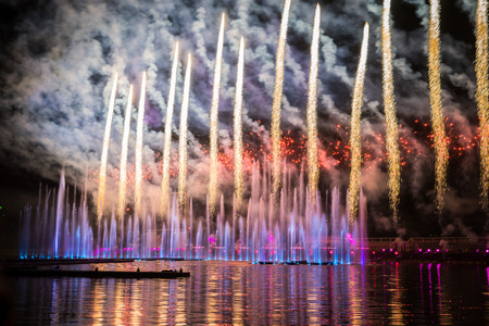 RUSSIA. MOSCOW - September 27, 2015. Festival Circle of Light. The Rowing Channel. Show with music, fountains and fireworks.のeditorial素材